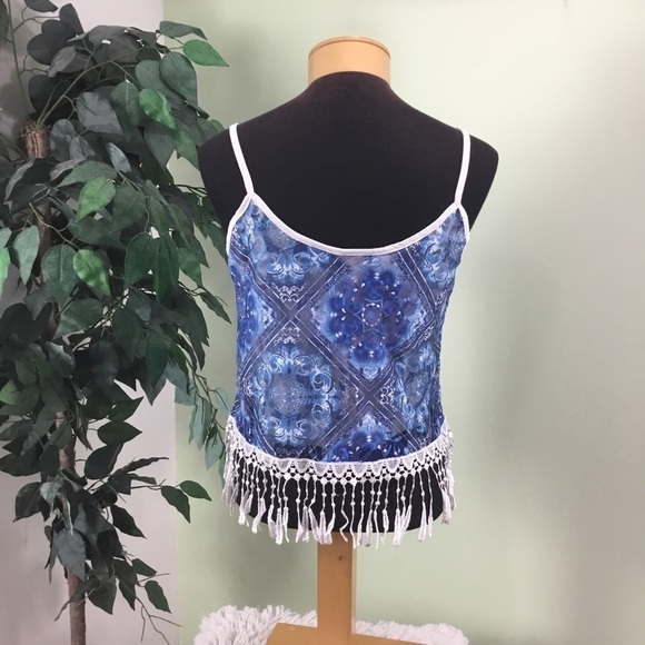 Rue 21 Medium crop with crochet trim - Picture 10 of 15